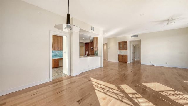 2110 HARBOURSIDE DRIVE 558, Longboat Key, FL 34228