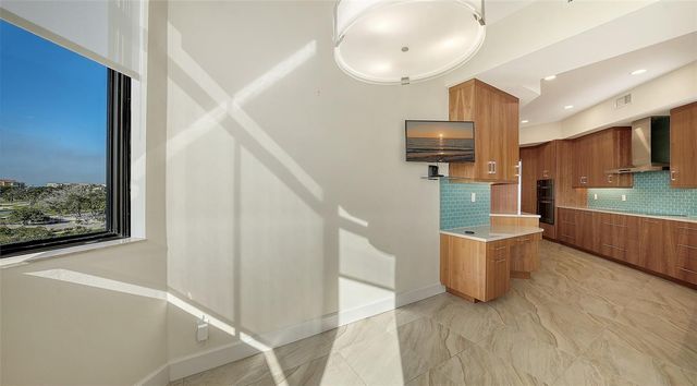 2110 HARBOURSIDE DRIVE 558, Longboat Key, FL 34228