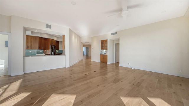 2110 HARBOURSIDE DRIVE 558, Longboat Key, FL 34228