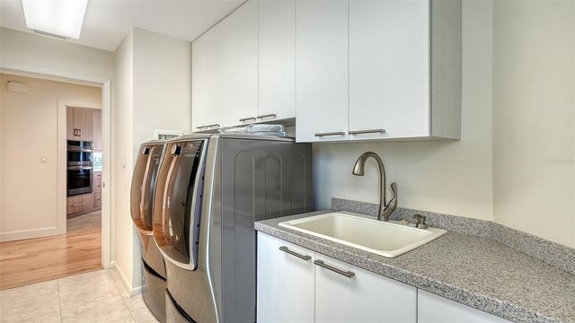 2110 HARBOURSIDE DRIVE 558, Longboat Key, FL 34228