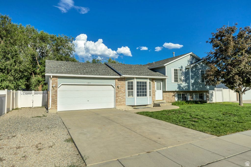 7481 S RED HEATHER LN, West Jordan, UT 84084 — photo 2