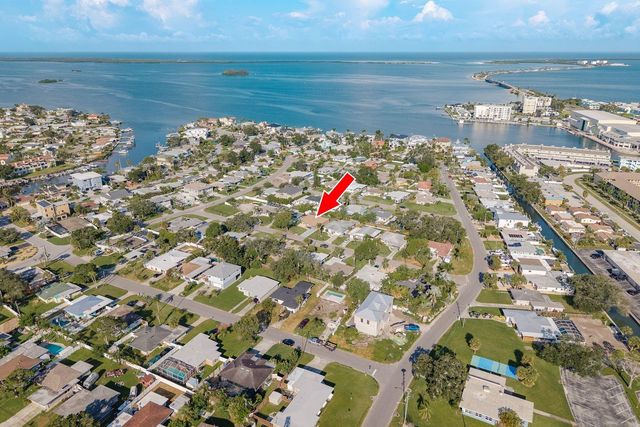 2480 DEL RIO WAY, Dunedin, FL 34698