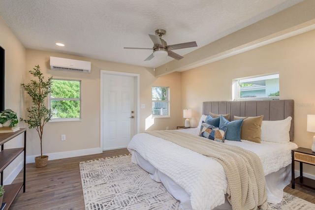 2480 DEL RIO WAY, Dunedin, FL 34698