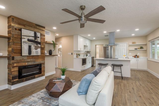 2480 DEL RIO WAY, Dunedin, FL 34698