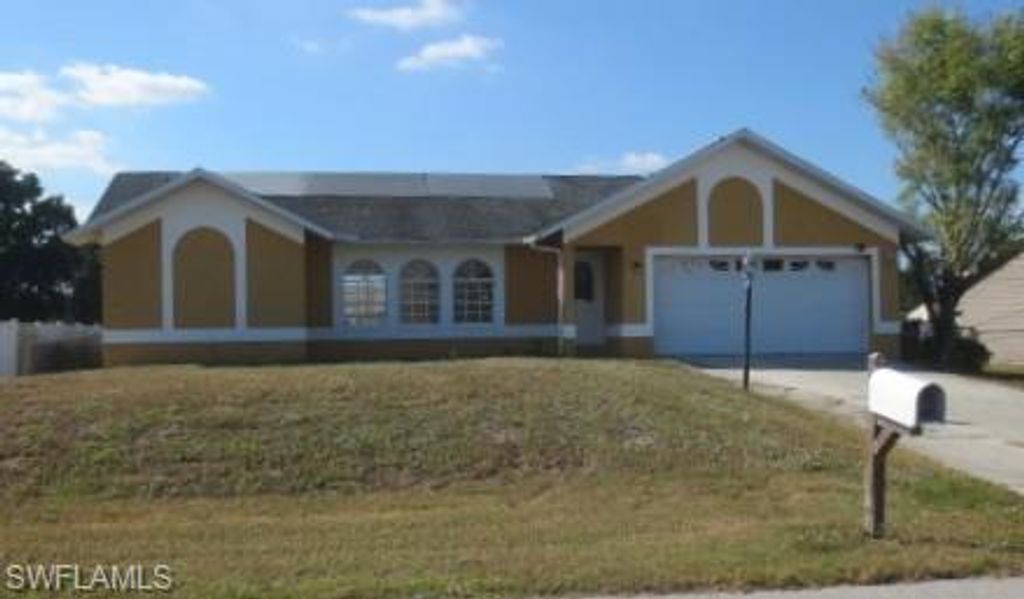 412 NE 17th PL, Cape Coral, FL 33909