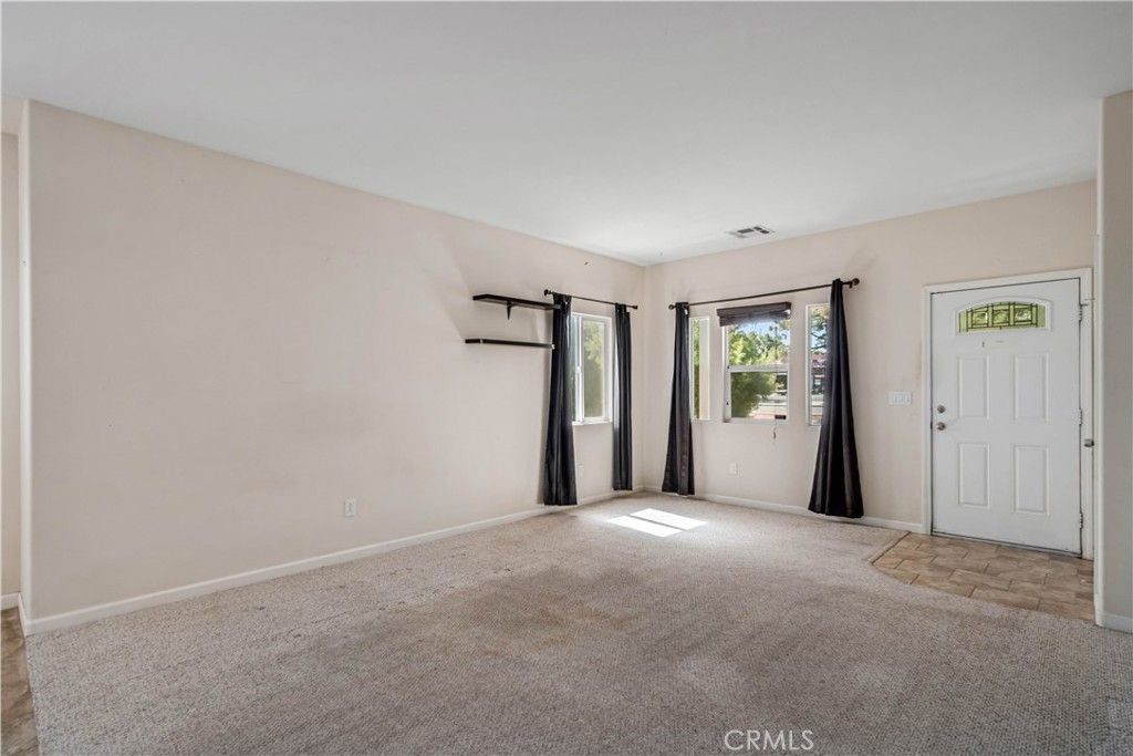 Image 10 of property listing at 1315 W Avenue I, Lancaster, CA 93534