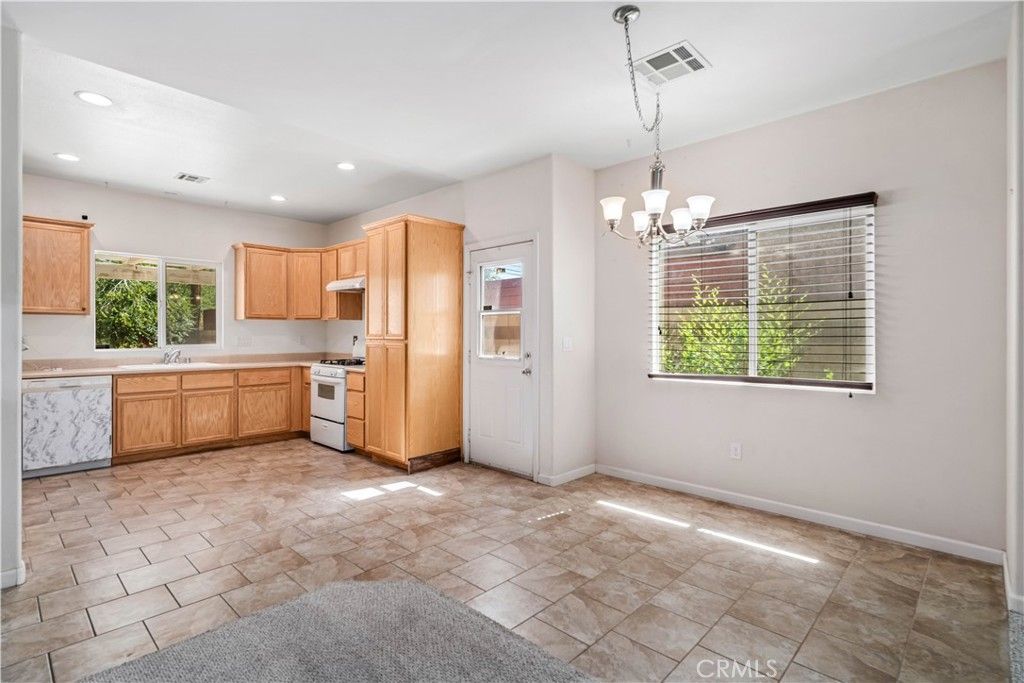 Image 12 of property listing at 1315 W Avenue I, Lancaster, CA 93534