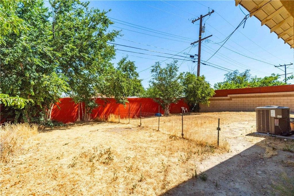 Image 38 of property listing at 1315 W Avenue I, Lancaster, CA 93534