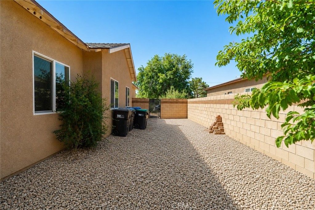 Image 39 of property listing at 1315 W Avenue I, Lancaster, CA 93534