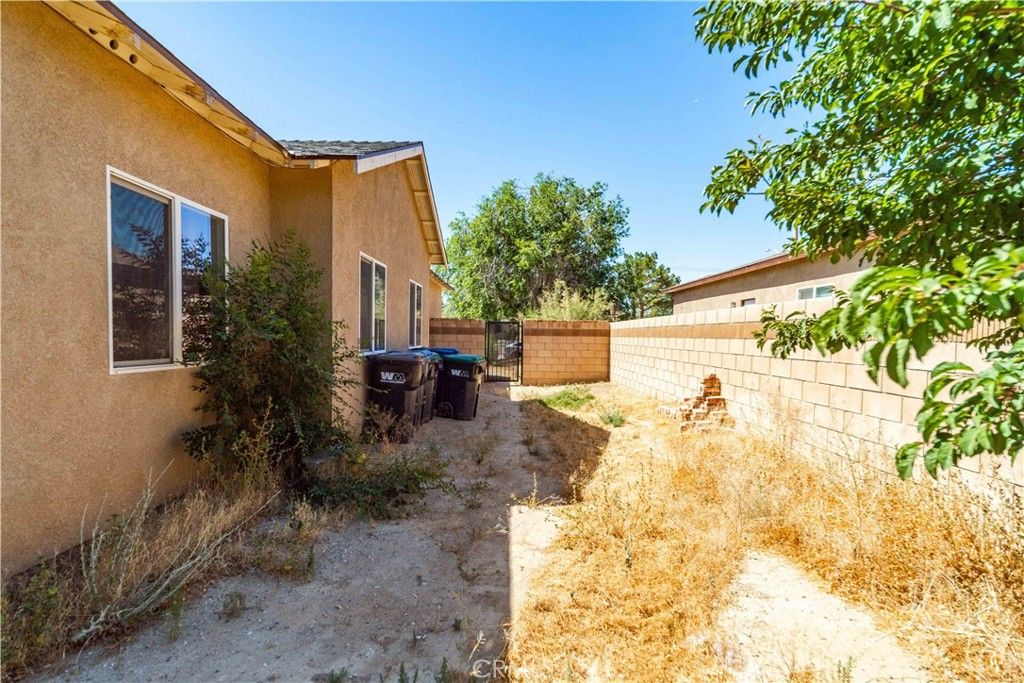 Image 40 of property listing at 1315 W Avenue I, Lancaster, CA 93534