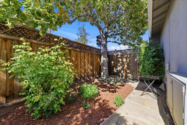 612 Hudson Street, Redwood City, CA 94061
