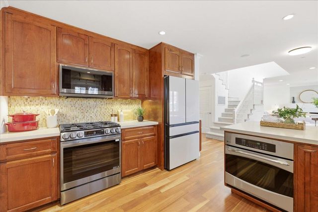 612 Hudson Street, Redwood City, CA 94061