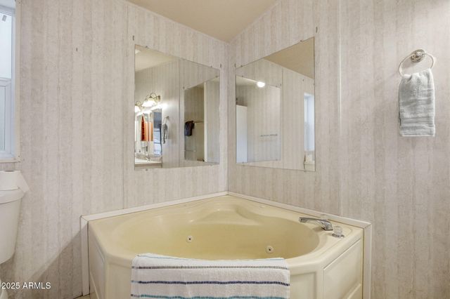 2190 WILDLIFE Trail, Overgaard, AZ 85933