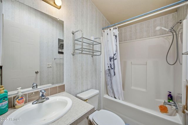 2190 WILDLIFE Trail, Overgaard, AZ 85933