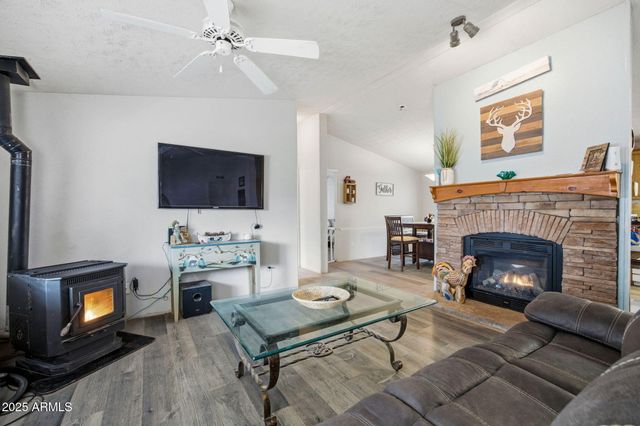 2190 WILDLIFE Trail, Overgaard, AZ 85933