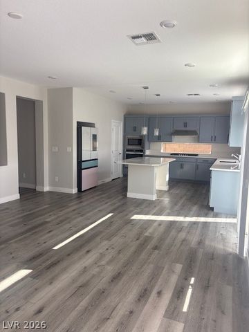 7065 West Camero Avenue, Las Vegas, NV 89113