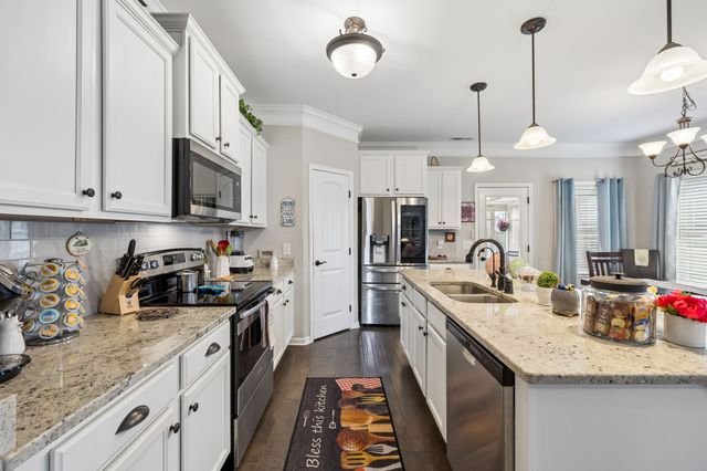 2501 Pinnacle Dr, Chapel Hill, TN 37034
