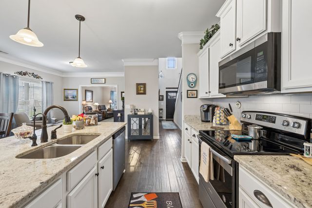 2501 Pinnacle Dr, Chapel Hill, TN 37034