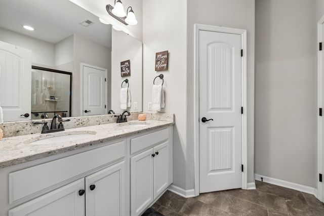 2501 Pinnacle Dr, Chapel Hill, TN 37034