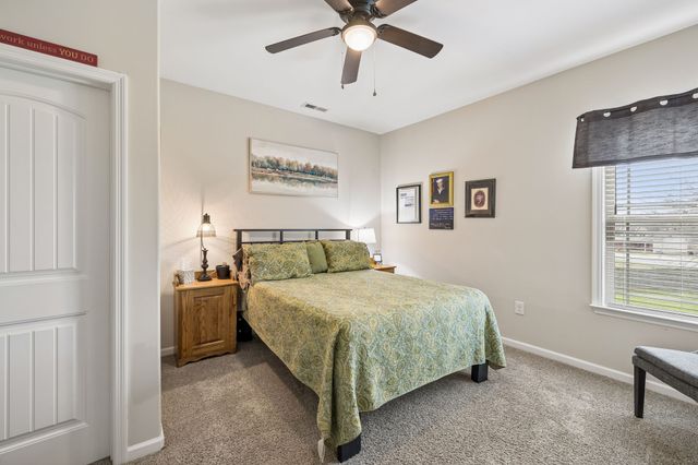 2501 Pinnacle Dr, Chapel Hill, TN 37034