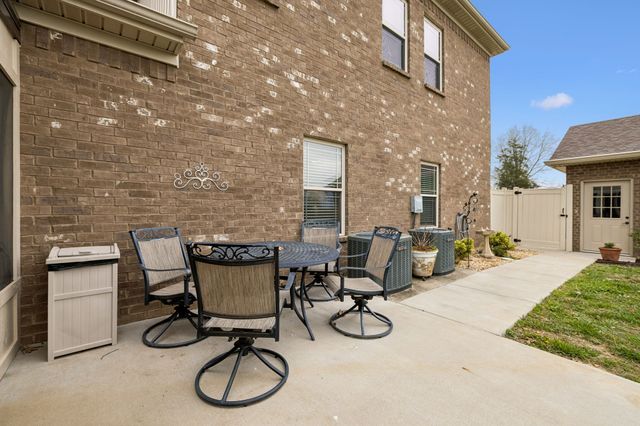 2501 Pinnacle Dr, Chapel Hill, TN 37034