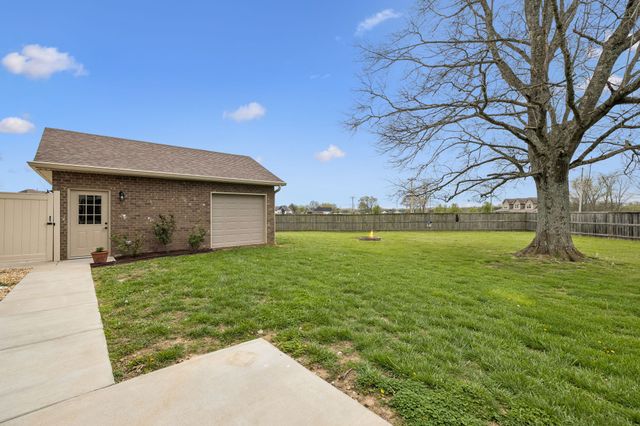 2501 Pinnacle Dr, Chapel Hill, TN 37034