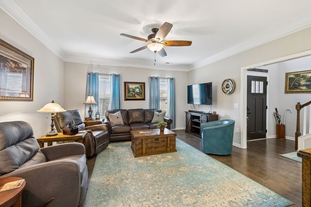 2501 Pinnacle Dr, Chapel Hill, TN 37034