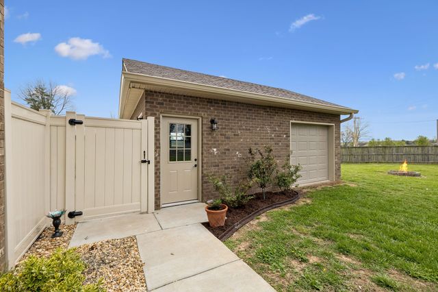 2501 Pinnacle Dr, Chapel Hill, TN 37034