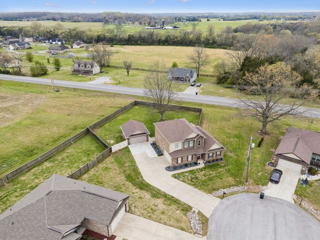 2501 Pinnacle Dr, Chapel Hill, TN 37034