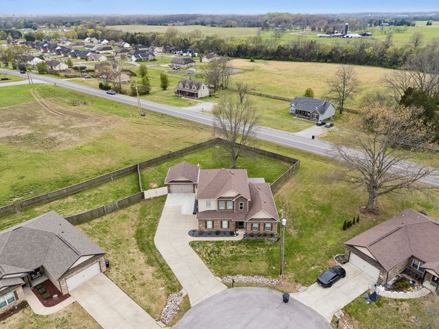 2501 Pinnacle Dr, Chapel Hill, TN 37034