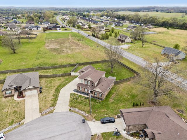 2501 Pinnacle Dr, Chapel Hill, TN 37034