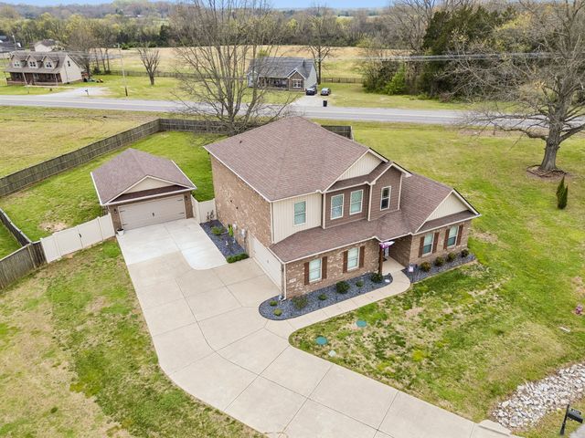 2501 Pinnacle Dr, Chapel Hill, TN 37034