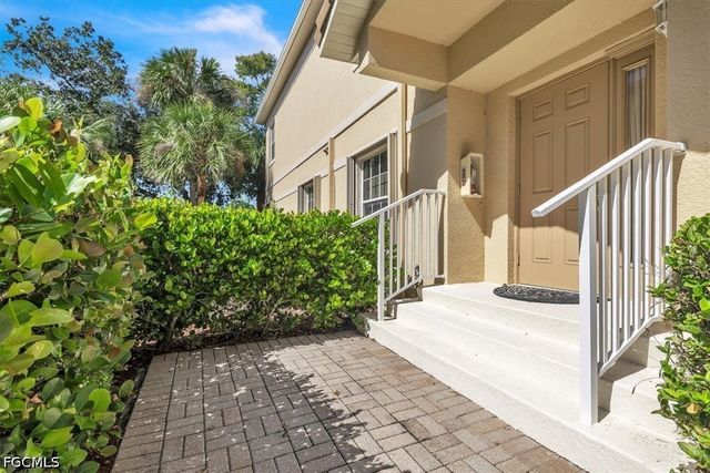 6050 Jonathans Bay CIR 102, Fort Myers, FL 33908