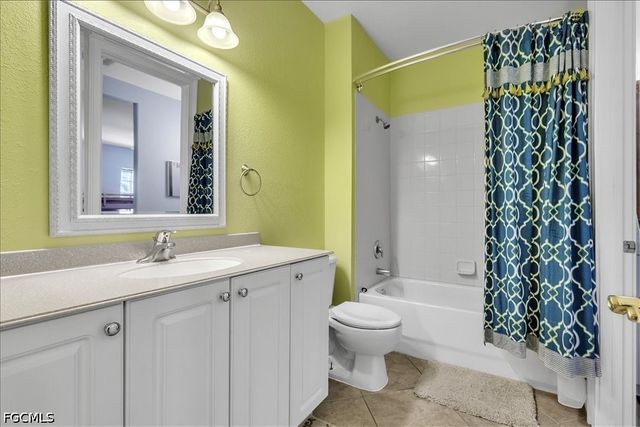 6050 Jonathans Bay CIR 102, Fort Myers, FL 33908