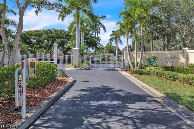 6050 Jonathans Bay CIR 102, Fort Myers, FL 33908