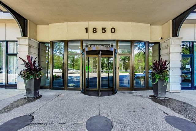 1850 N CLARK Street 1205, Chicago, IL 60614