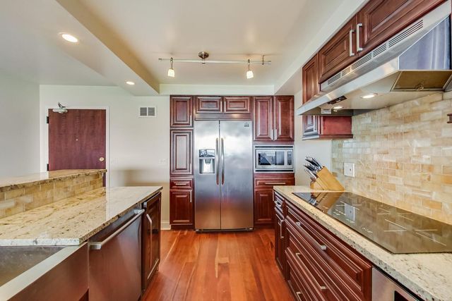1850 N CLARK Street 1205, Chicago, IL 60614