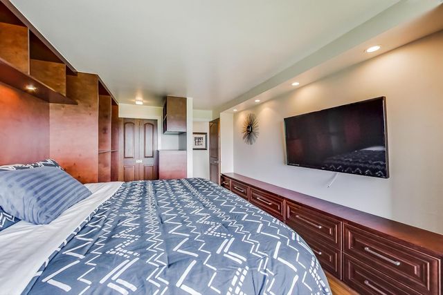 1850 N CLARK Street 1205, Chicago, IL 60614