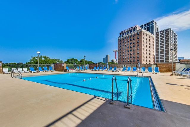 1850 N CLARK Street 1205, Chicago, IL 60614