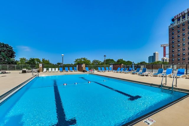 1850 N CLARK Street 1205, Chicago, IL 60614