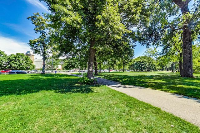 1850 N CLARK Street 1205, Chicago, IL 60614