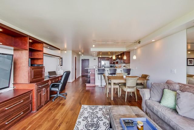 1850 N CLARK Street 1205, Chicago, IL 60614