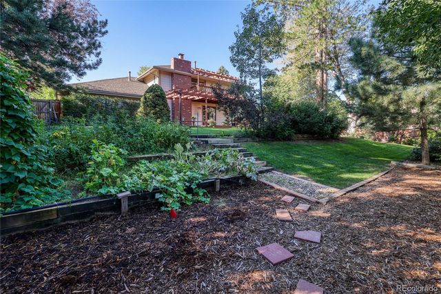 10521 E Dorado Avenue, Englewood, CO 80111