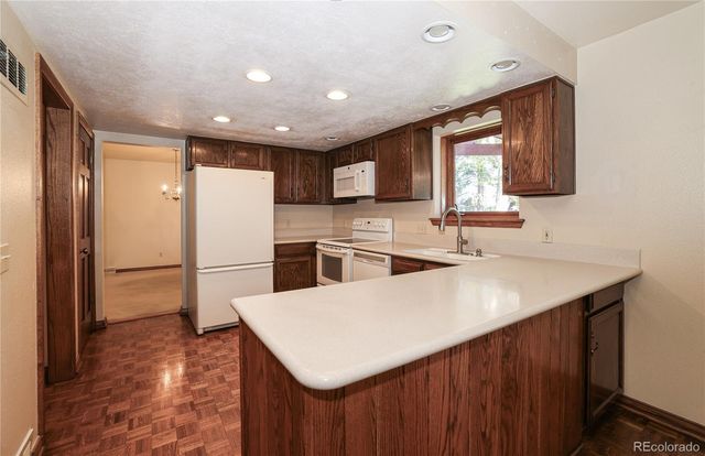 10521 E Dorado Avenue, Englewood, CO 80111