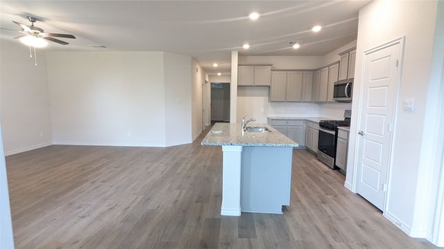 412 Tia Avenue, Caddo Mills, TX 75135