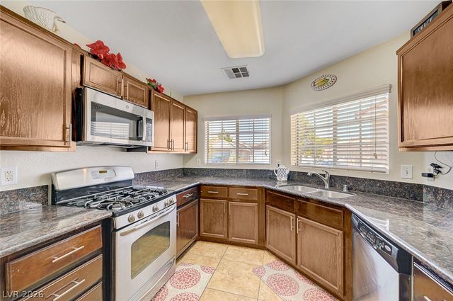 1119 Emerald Stone Avenue, North Las Vegas, NV 89081