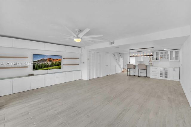 3925 NE 167th St 20, North Miami Beach, FL 33160