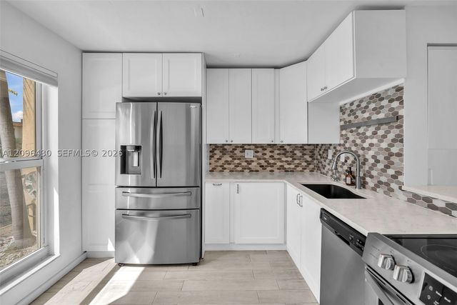 3925 NE 167th St 20, North Miami Beach, FL 33160