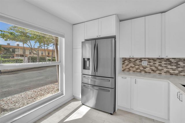 3925 NE 167th St 20, North Miami Beach, FL 33160