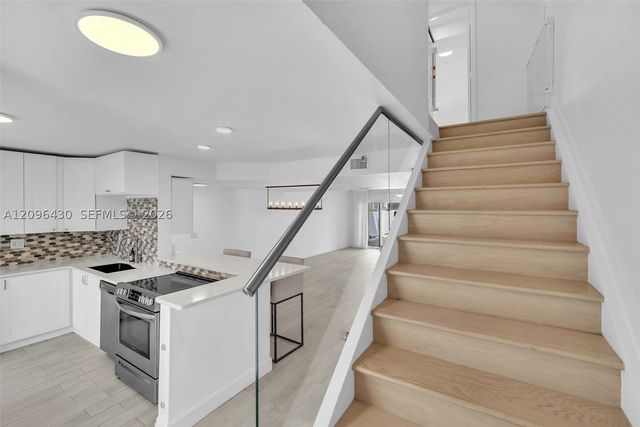 3925 NE 167th St 20, North Miami Beach, FL 33160